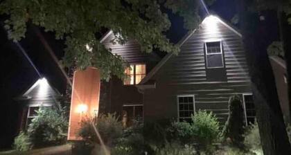 Pet Friendly Home wooded setting 3000 Sq ft