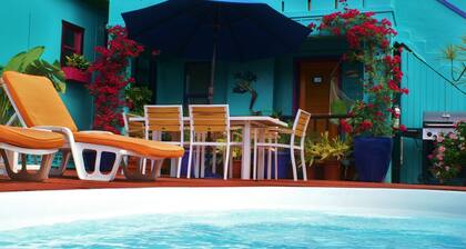 St John Inn Boutique Hotel Suite w/ Kitchenette