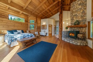 5 quartos, ferros/tábuas de passar roupa, berço de viagem