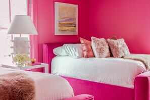 The Carlotta | WiFi - The Historic Magnolia House (Greensboro)