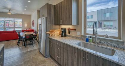 Ponchita West- New 3 Bedroom- minutes to Ski Monarch