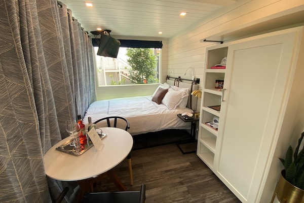 Italienische Bettbezüge von Frette, hochwertige Bettwaren, Minibar