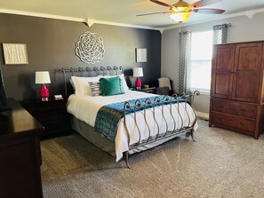 4 bedrooms, iron/ironing board, Internet, bed sheets