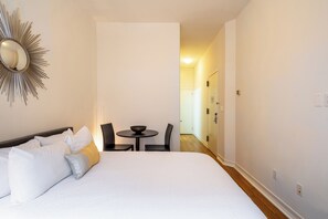 Bügeleisen/Bügelbrett, kostenloses WLAN