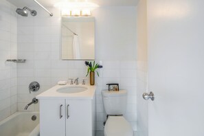 Unclassified image, 2 of 7, button