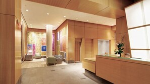 Lobby - Bright Escape | Fifth Ave | W/D & Gym (New York)