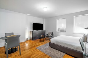 Unclassified image, 3 of 6, button