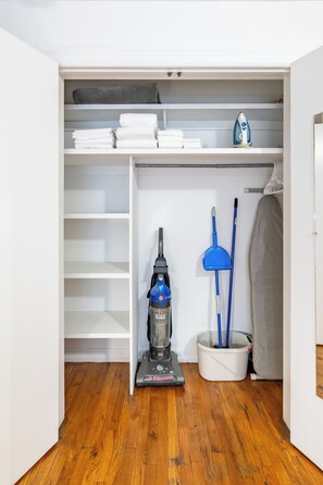 Unclassified image, 2 of 6, button