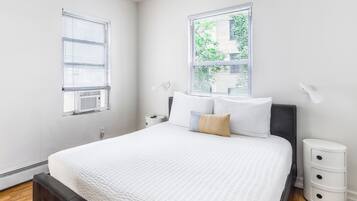 1 bedroom, iron/ironing board, WiFi (free), bed sheets