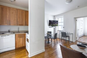 Uklassifisert bilde, 3 av 8, knapp