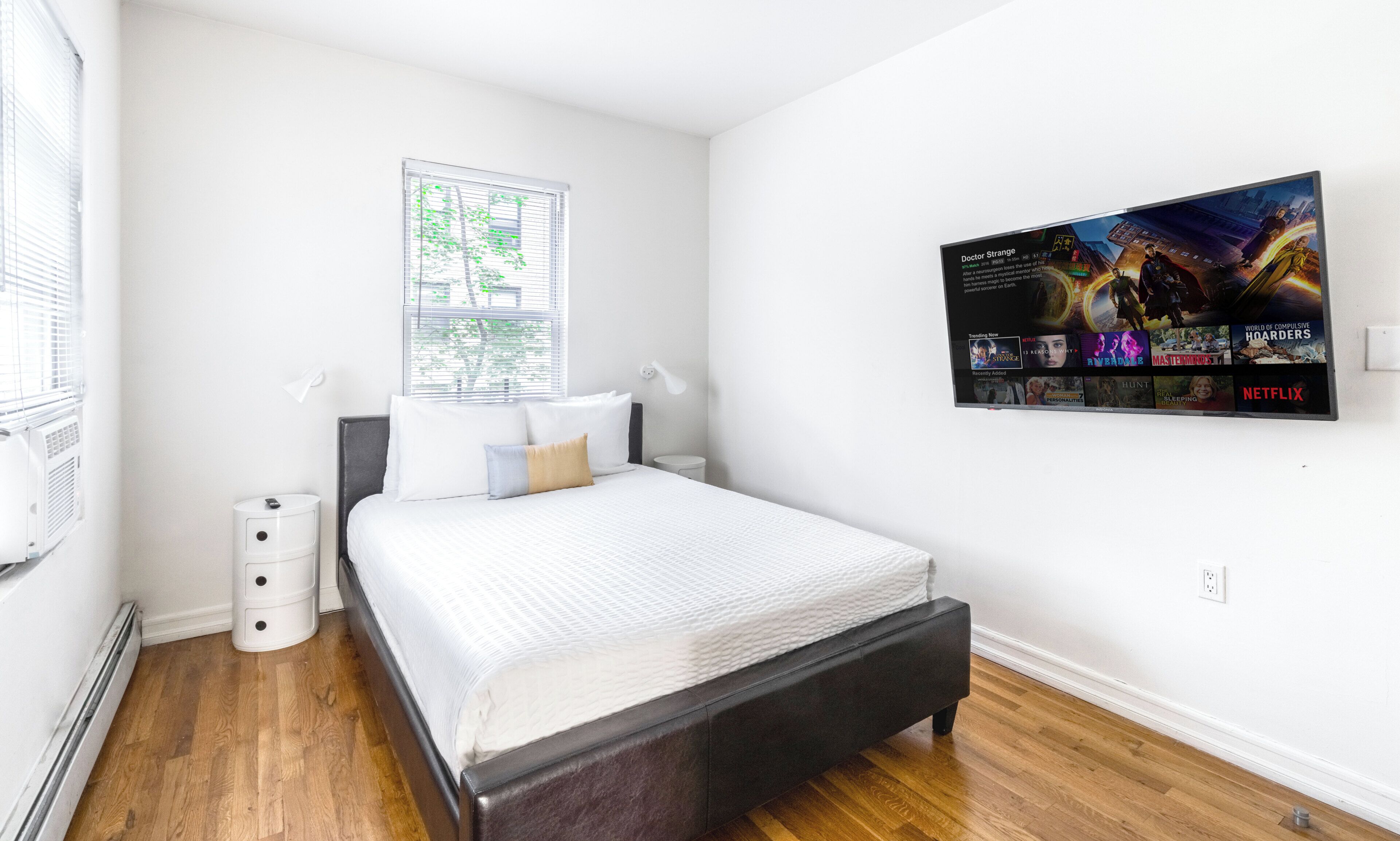 1 habitación, tabla de planchar con plancha, wifi gratis y ropa de cama 