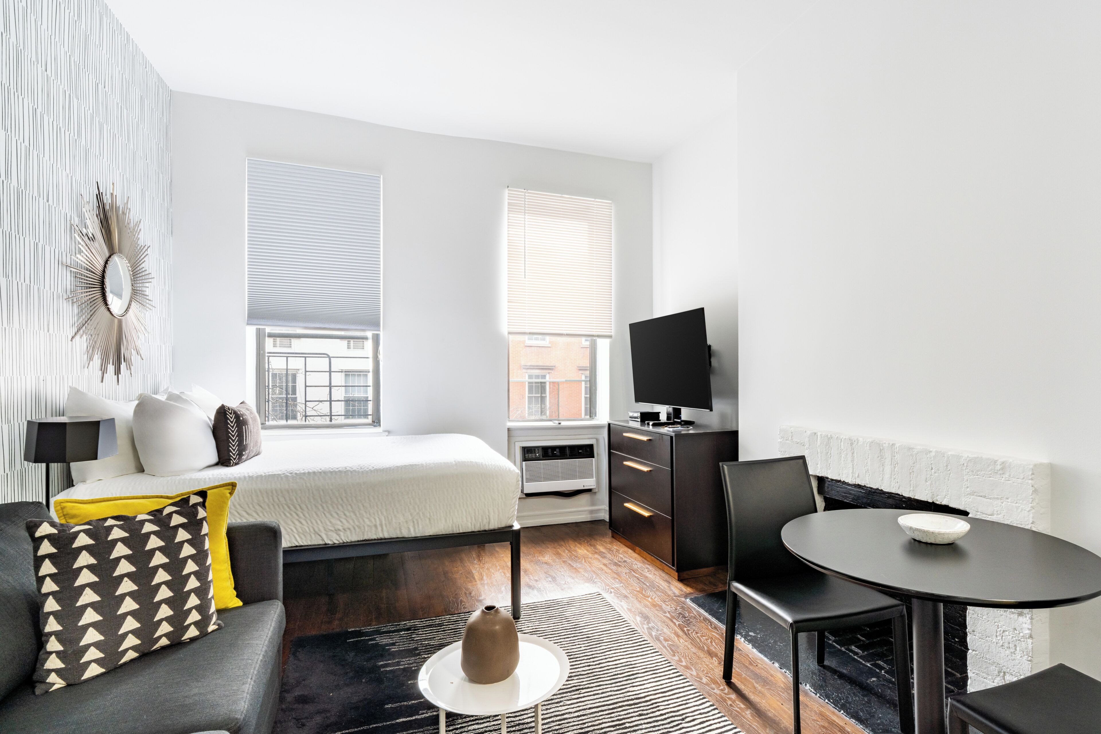 Iron/ironing board, free WiFi, bed sheets