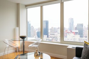 Unclassified image, 5 of 21, button