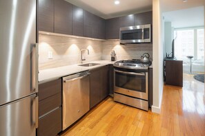 Unclassified image, 4 of 21, button