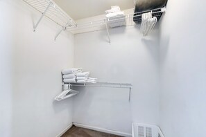 Interior - 1 Bedroom Near Grove Street PATH Train to NYC (Jersey City)