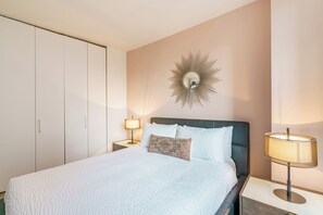 Unclassified image, 5 of 5, button