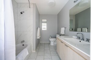 Haartrockner, Shampoo