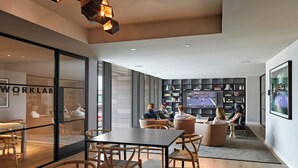 Dining - Boston 2 Bedroom, Across from Fenway Park (Boston)