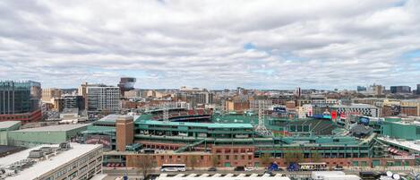 الإطلالة من المنشأة