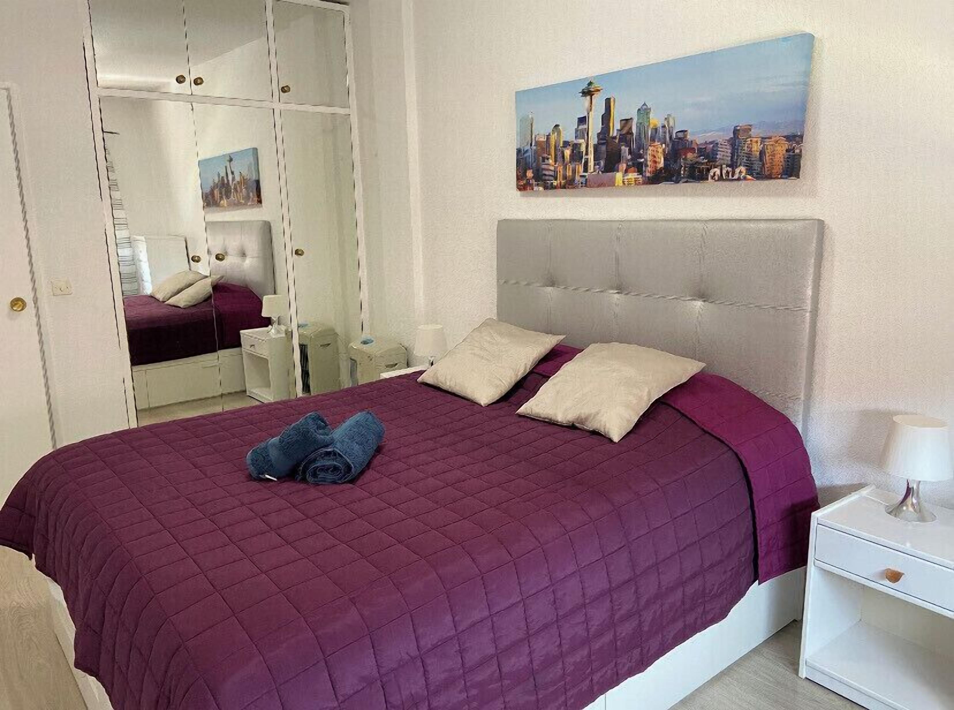 2 bedrooms, in-room safe, desk, iron/ironing board