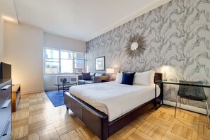 Unclassified image, 4 of 6, button