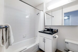 Unclassified image, 2 of 6, button