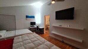 4 bedrooms, desk, iron/ironing board, free WiFi