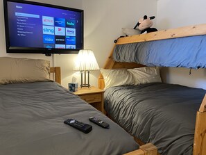 3 quartos, ferros/tábuas de passar roupa, Wi-Fi de cortesia