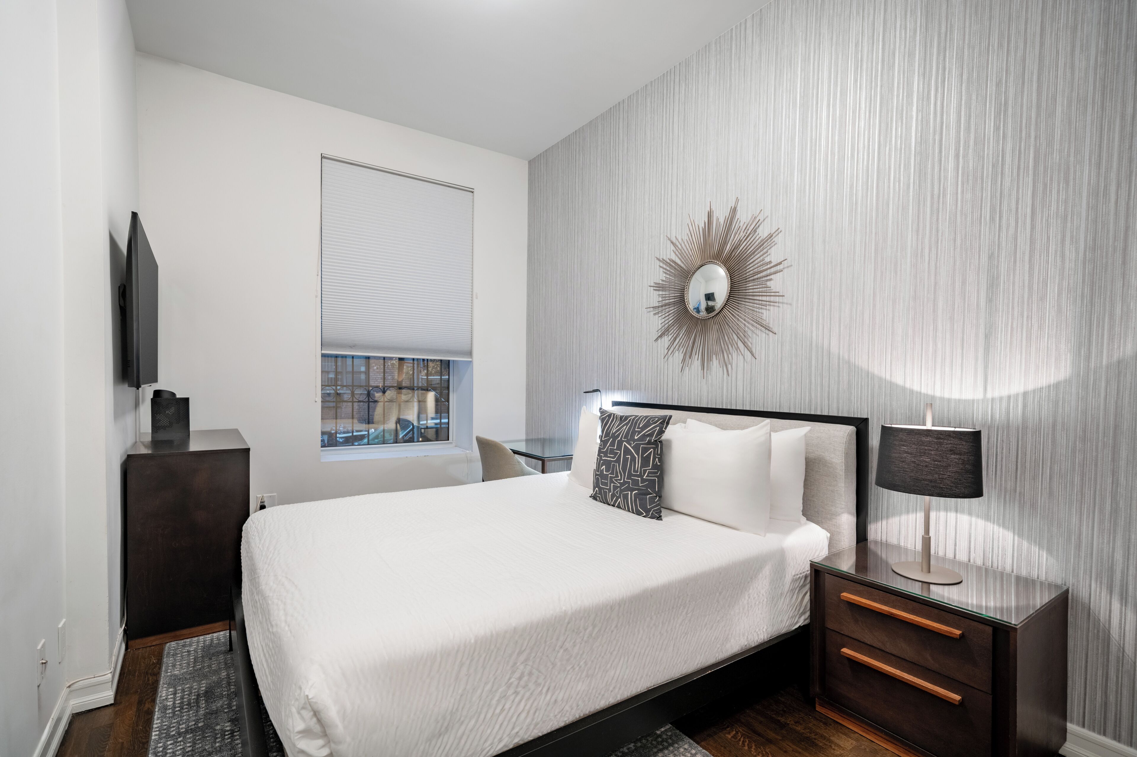 Iron/ironing board, WiFi (free), bed sheets
