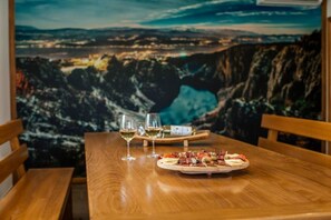 Dining - luxury villa Dubravka - suitable for disabled (Šumet)