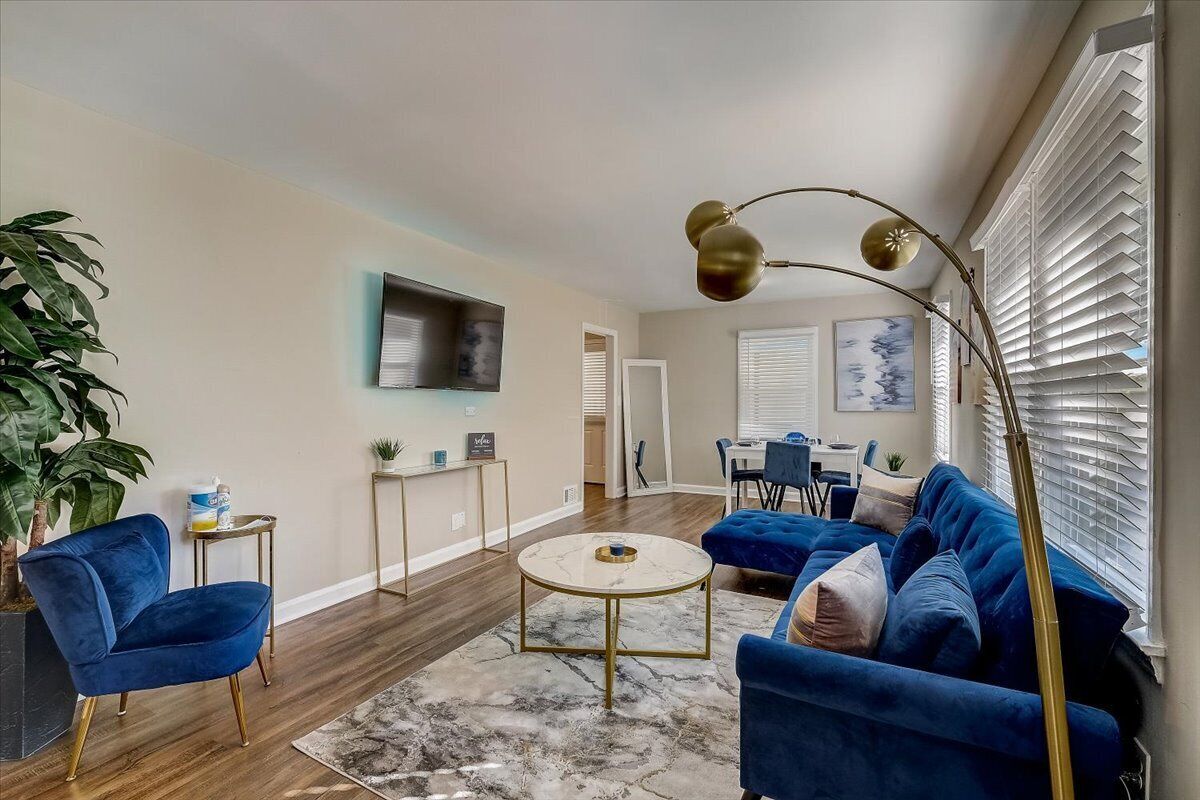 LUXURY BLUE VIBES HOUSE
