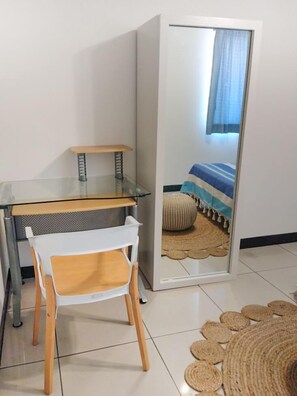 Standard Room, 1 Queen Bed