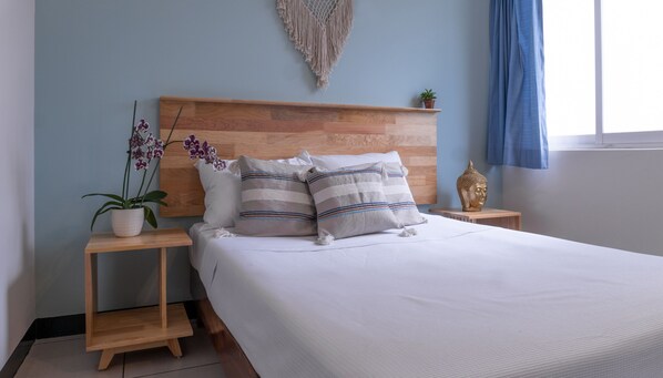 Habitación estándar, 1 cama Queen size | Edredón, wifi y ropa de cama