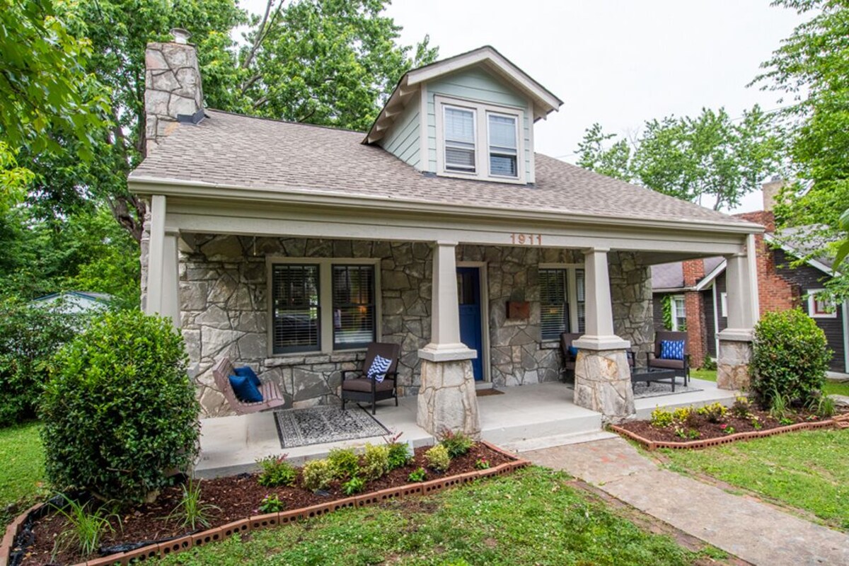 Cozy 3BR Cottage: Ideal for All in Vibrant East Nashville