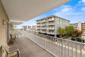 Property grounds - ⭐️Astoria 207 Ocean/Bayside Views Rooftop Pool Linens⭐️ (Ocean City)