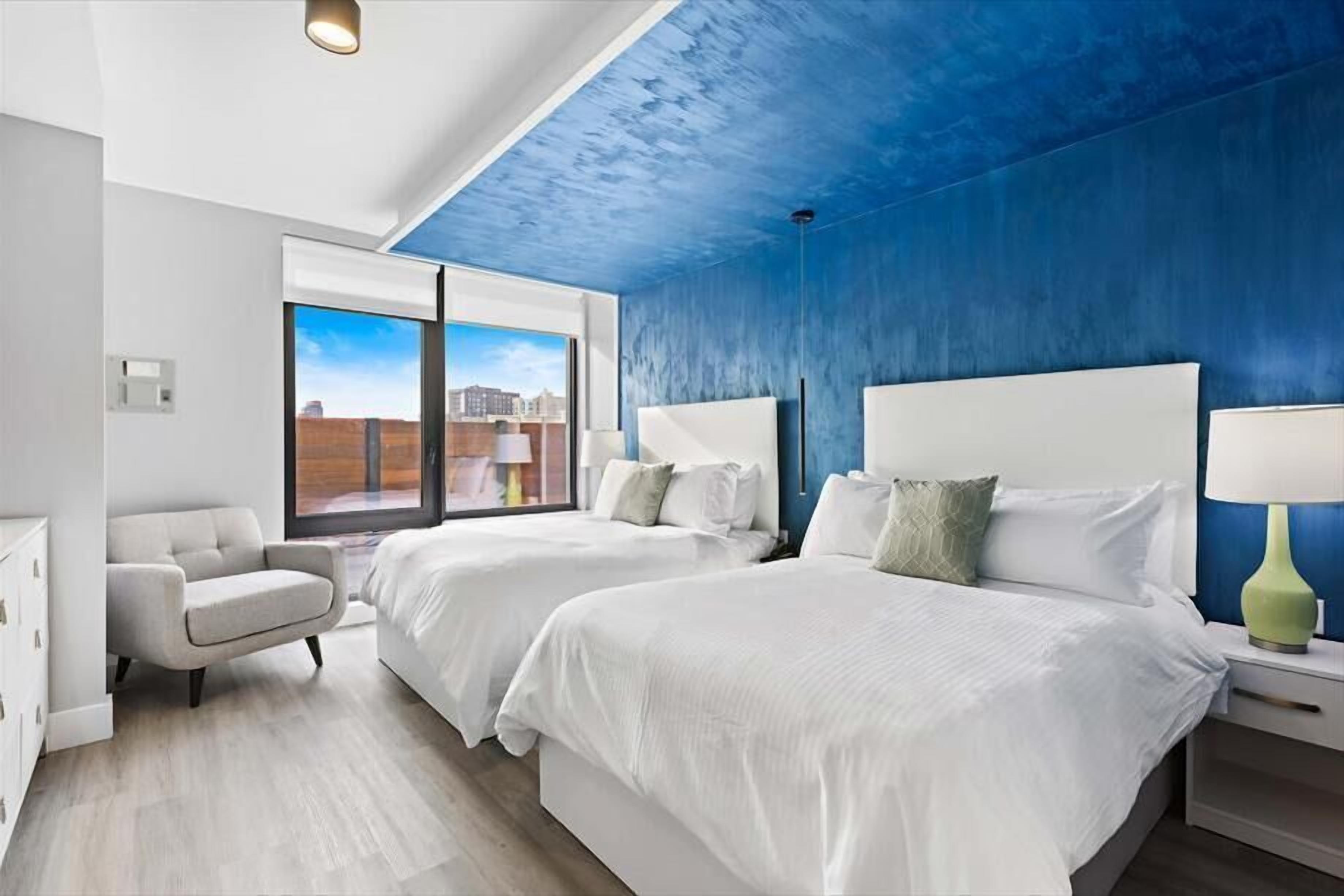 Iron/ironing board, free WiFi, bed sheets