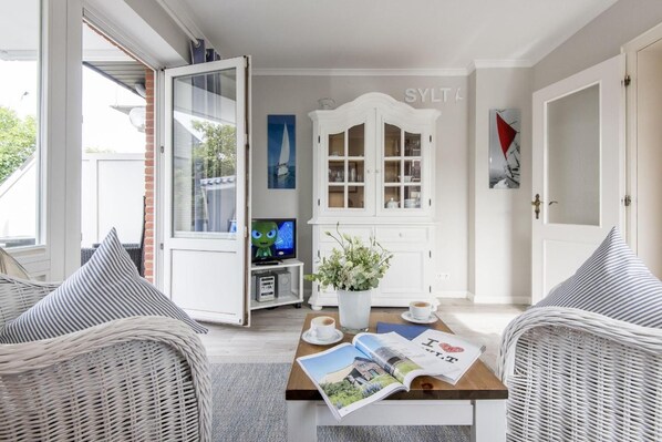 Unclassified image, 1 of 19, button