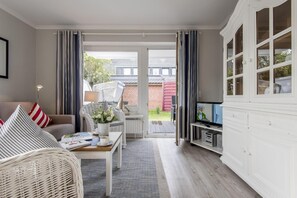 Unclassified image, 3 of 19, button