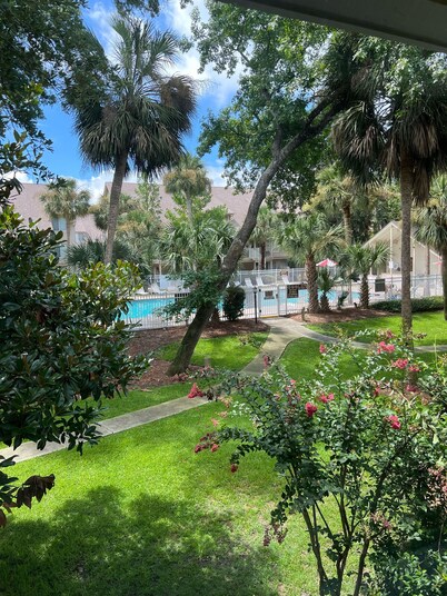 Quiet Tide is a 4bd 3 bath condo located in South Forest Beach 