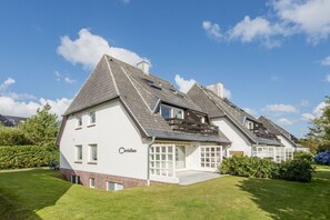 Exterior - Strandnah. Balkon. Modern. - Haus Im Grund 21a, Whg. 62 "min Went" - Objekt-id: Igw/62 - Haus Im (Wenningstedt-Braderup (Sylt))