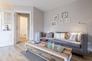 TV - Stylish. Modern. Exclusive. - Old city nursery (Sylt)