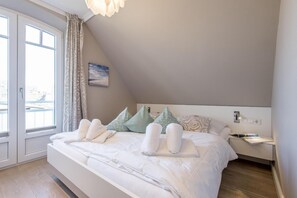 2 bedrooms, in-room safe, iron/ironing board, WiFi