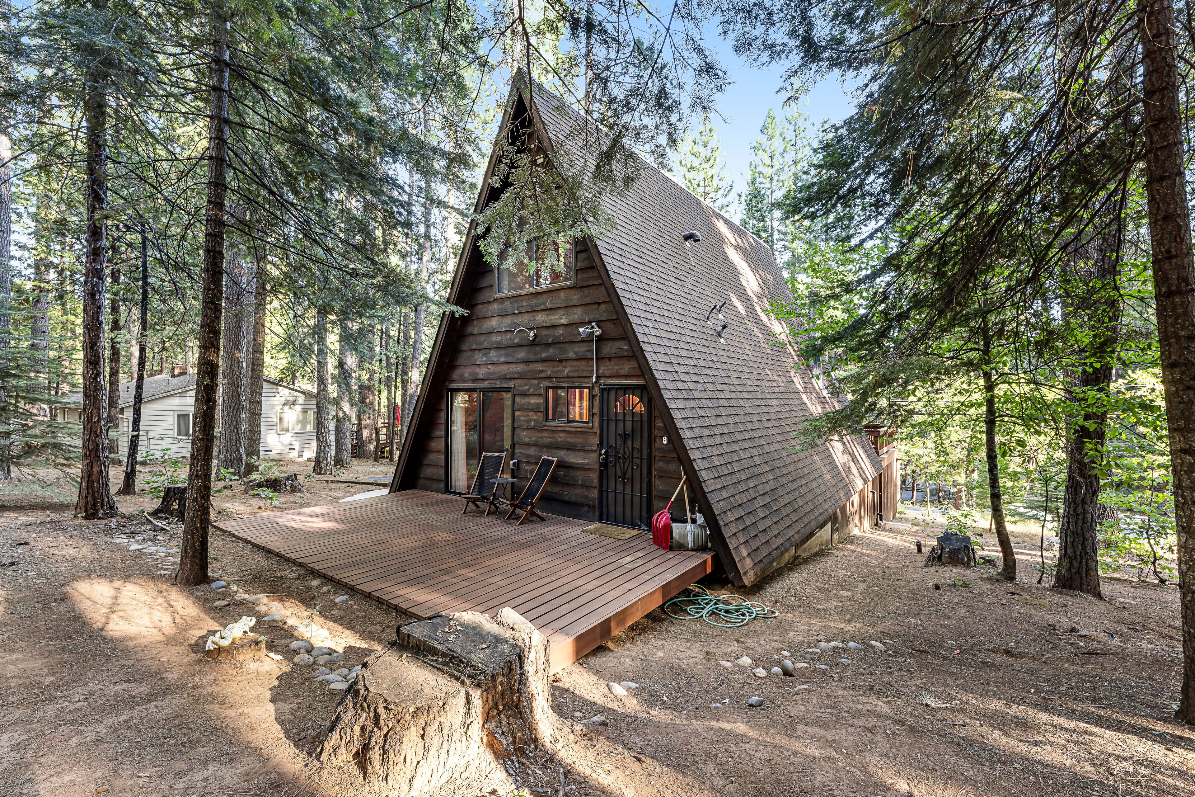 Secluded A-frame cabin with free WiFi, hot tub, deck, & gas fireplace