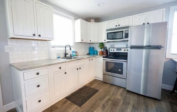 Fridge, microwave, oven, stovetop - Your perfect getaway (Middletown)