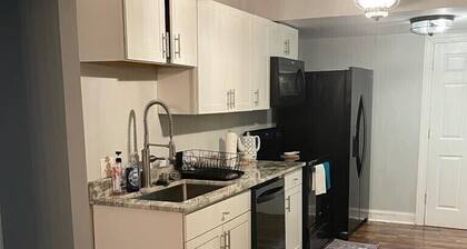 Beautiful 3 bedroom house Downtown Hamilton near Spooky nook / Miami University