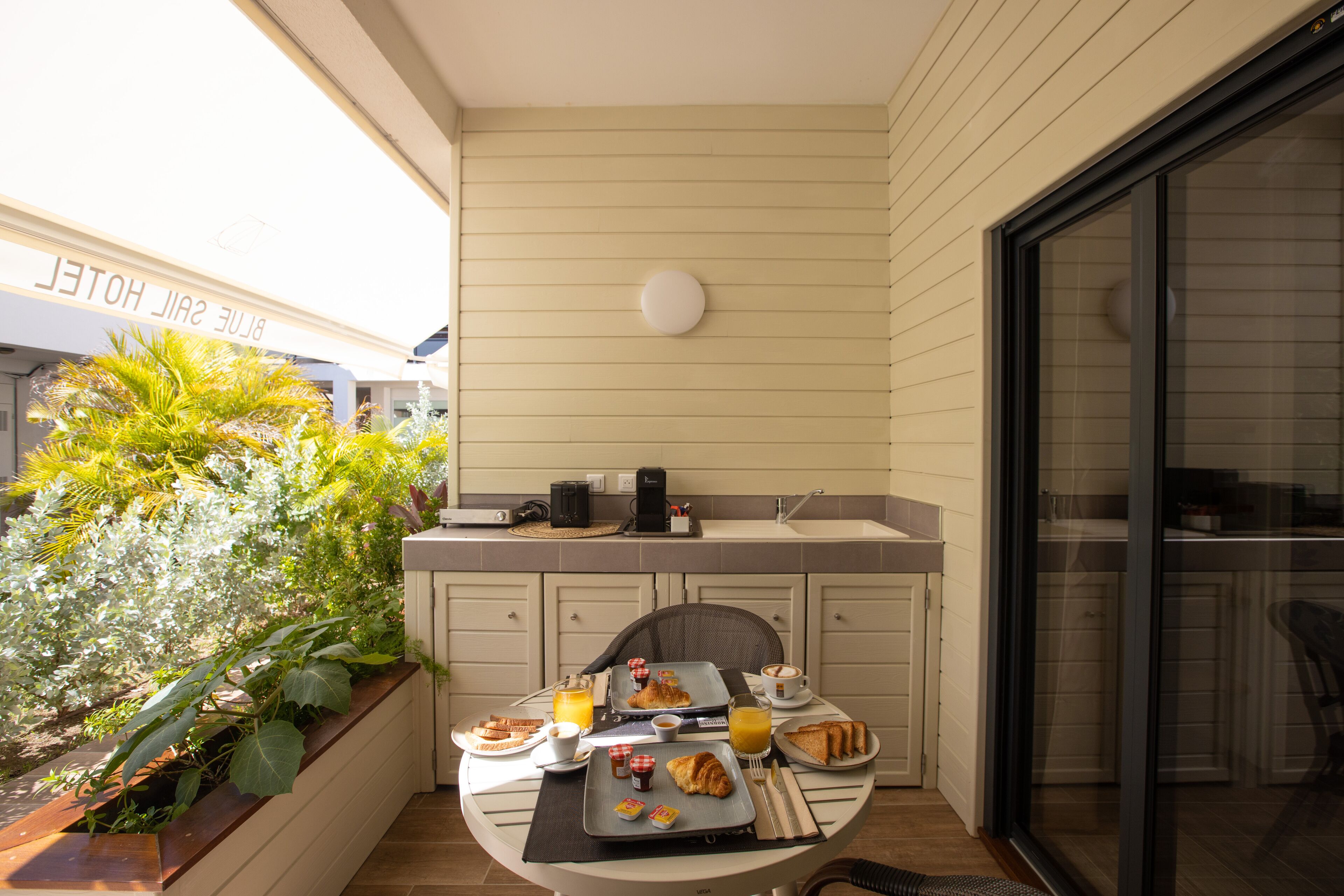 superior room | terrace/patio