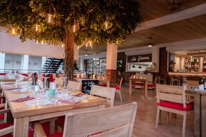 Restaurant - Blue Sail Hotel SXM (Anse Marcel)