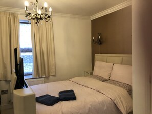 2 Schlafzimmer, Bügeleisen/Bügelbrett, WLAN, Bettwäsche