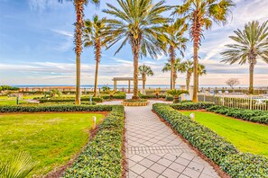 المنطقة المحيطة بالمنشأة