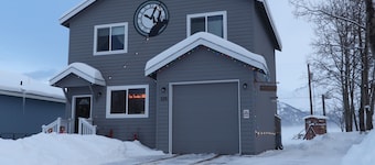 Unique & Imaginative: Time Traveler's B&B in Downtown Palmer